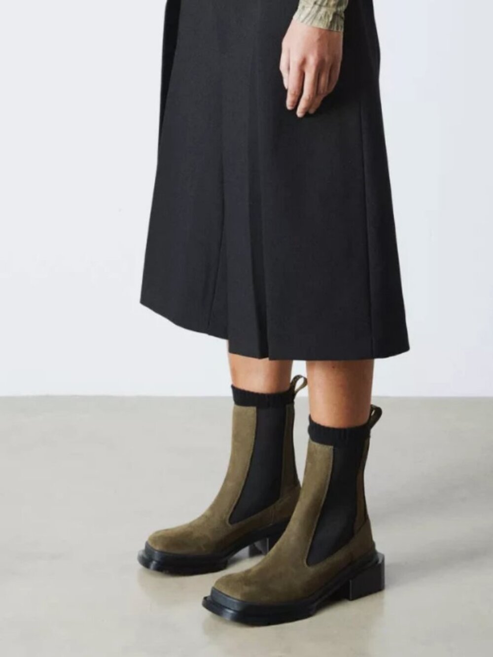 Dr Martens MAYBOLE SQUARE TOE TALL CHELSEA BOOTS MSRP$260 GORGEOUS & CHIC